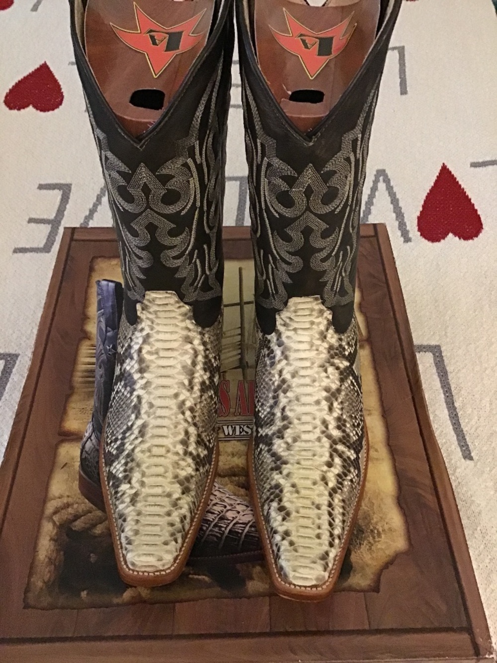 Los Altos Boots 9 1/2 EE PYTHON- Natural